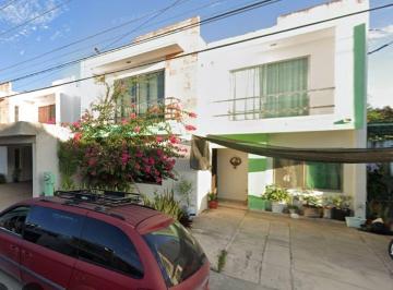 Casa de 3 habitaciones, Campeche · Casa en Venta en C. 20 Nov. Col. Fracc. Mexico Campeche