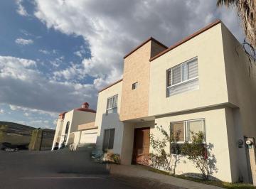 Casa en condominio de 3 habitaciones, San Luis Potosí · Casa en Venta en La Loma Mixto (Club Deportivo), 3 Recamaras