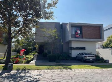 Casa de 5 habitaciones, Zapopan · Residencia en Venta de Lujo en "Bosque de Los Lagos", con Alberca y Elevador