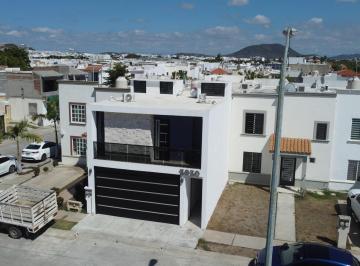 Casa · 107m² · 3 Recámaras · 2 Estacionamientos · Casa en Venta