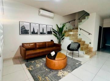 Casa · 250m² · 3 Recámaras · 2 Estacionamientos · Casa en Renta