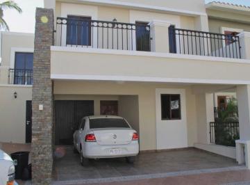 Casa · 2 Recámaras · 2 Estacionamientos · Casa en Renta