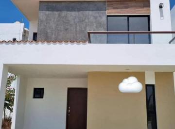Casa · 3 Recámaras · 2 Estacionamientos · Casa en Renta