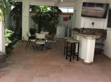 Casa · 4 Recámaras · 2 Estacionamientos · Casa en Renta