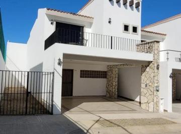 Casa · 3 Recámaras · 2 Estacionamientos · Casa en Renta