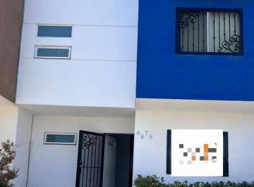 Casa · 3 Recámaras · 2 Estacionamientos · Casa en Renta