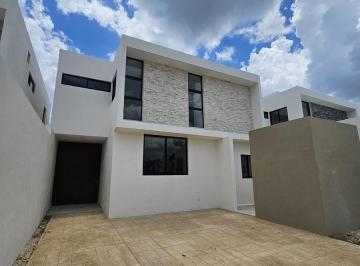 Casa en condominio · 300m² · 3 Recámaras · 2 Estacionamientos · Casa en Venta en Privada Residencial Tamora, Conkal con Amenidades.