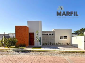 16481f3f9f343867af94ba103e934e5e5ccdab5be724699b0063045f6b5e732a · Casa en Venta 1 Planta Esquina con Roofgarden Frente Jardín Valle Verde Colima