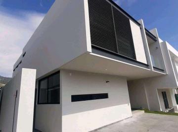 Casa en condominio · 245m² · 4 Recámaras · 3 Estacionamientos · Casa en Venta en El Edén Residencial