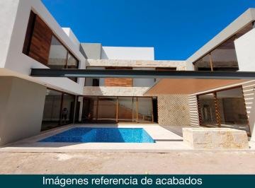 Casa · 655m² · 4 Recámaras · 4 Estacionamientos · Casa Club de Golf La Loma