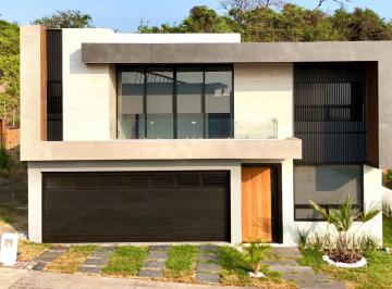 Casa · 285m² · 3 Recámaras · 2 Estacionamientos · Casa en Venta en Punta Tiburón con Alberca en Riviera Veracruzana Alvarado Veracruz