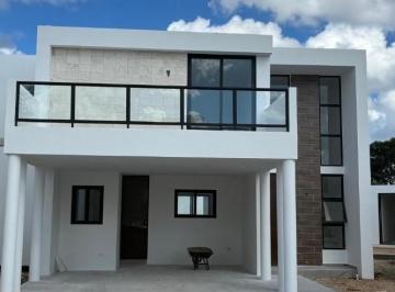 Casa · 200m² · 3 Recámaras · 2 Estacionamientos · Casa en Venta de 3 Recámaras en Temozón, Mérida
