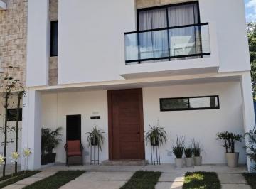 Casa · 150m² · 3 Recámaras · 2 Estacionamientos · Venta de Casa en Arbolada