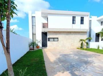 Casa · 220m² · 3 Recámaras · 2 Estacionamientos · Venta de Casa en Dzitya, Yucatán