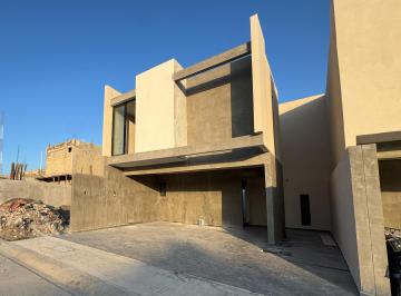 Casa · 180m² · 3 Recámaras · 2 Estacionamientos · Casa en Preventa en Punto Lomas