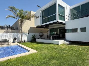 Casa · 325m² · 4 Recámaras · 3 Estacionamientos · Venta de Casa en Colinas del Lago, Corregidora Querétaro - (4)