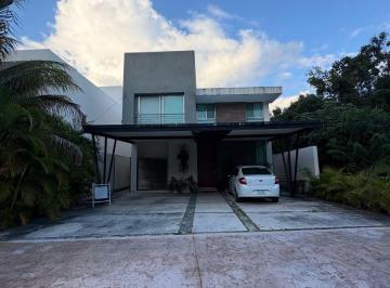 Casa de 4 habitaciones, Benito Juárez · Residencia Moderna en Lagos del Solcasa Premium con Alberca en Lagos del Solexclusiva Residencia