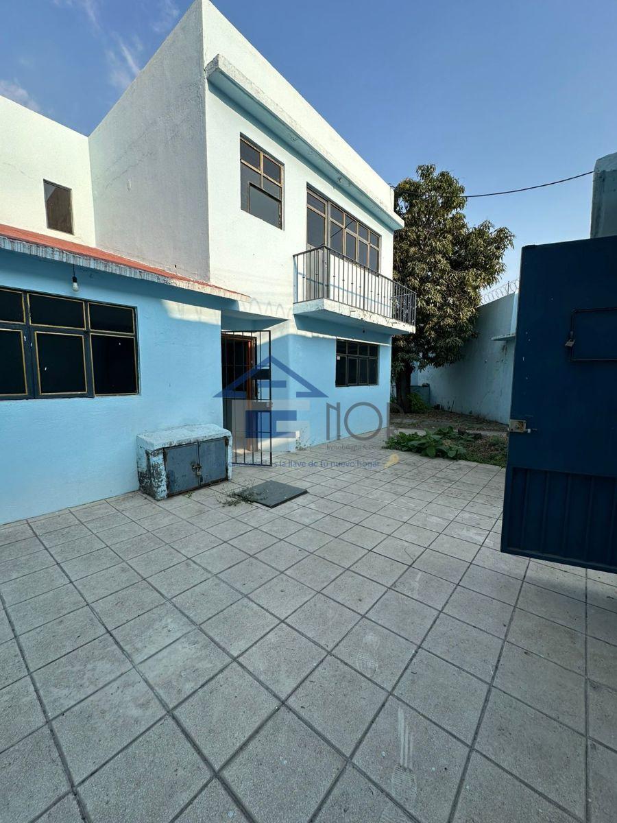 Casa con 4 Recamaras y Estacionamientos en Venta en Villas del Descanso, Jiutepec, Morelos