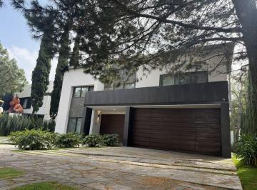 Casa · 531m² · 5 Recámaras · 4 Estacionamientos · Casa en Venta en El Cielo Country Club II
