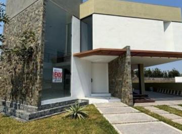 Casa · 300m² · 3 Recámaras · 2 Estacionamientos · Casa en Venta Fracc. Río del Dorado, Boca del Río, Veracruz.