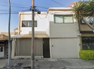 Casa de 3 habitaciones, Puebla · Casa con 3 Recámaras y 356 m² Superficie de Terreno en Venta en El Carmen