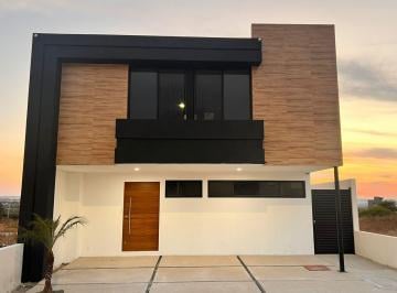 Casa · 180m² · 4 Recámaras · 3 Estacionamientos · Casa en Venta, en El Encino, Queretaro