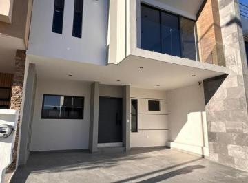 Casa · 225m² · 3 Recámaras · 2 Estacionamientos · Casa en Coto Atlántico