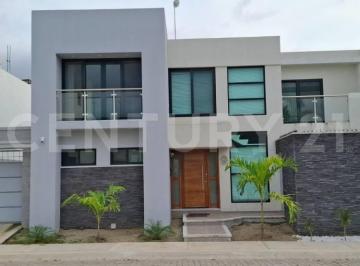 Casa · 290m² · 3 Recámaras · 3 Estacionamientos · Casa en Venta en La Higuera, Manzanillo