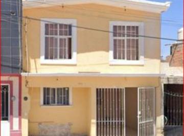 Casa de 3 habitaciones, Pabellón de Arteaga · Venta de Casa en Andromeda, Fracc. Cosmos, Aguascalientes