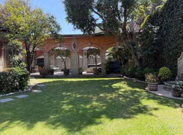 Casa de 4 habitaciones, Miguel Hidalgo · Casa en Venta en Bosques de Las Lomas. Bosque de Sauces. Alberca y Jardín