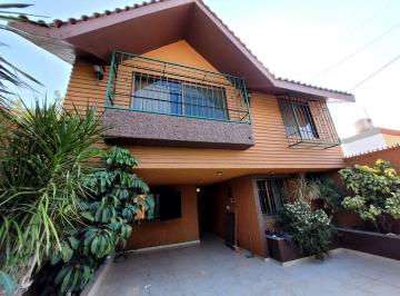 Casa · 195m² · 3 Recámaras · 2 Estacionamientos · Hermosa Casa en Venta Colonia Azteca.
