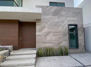 Casa en condominio · 325m² · 4 Recámaras · 3 Estacionamientos · Casa en Venta en Misión San Jerónimo