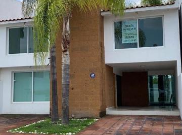 Casa en condominio · 270m² · 3 Recámaras · 3 Estacionamientos · Casa en Renta / Venta en Cumbres del Lago