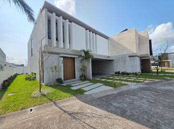 Casa · 298m² · 4 Recámaras · 2 Estacionamientos · Casa en Venta, Punta Tiburon Residencial y Golf