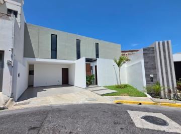 Casa · 230m² · 3 Recámaras · 2 Estacionamientos · Casa en Venta en Riviera Veracruzana, Veracruz
