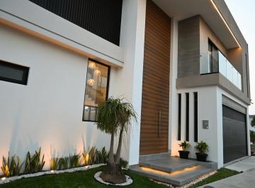 Casa · 350m² · 3 Recámaras · 2 Estacionamientos · Casa en Venta, Fracc. Playas del Conchal