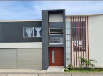 Casa · 285m² · 4 Recámaras · 2 Estacionamientos · Casa en Venta, Residencial Los Cedros