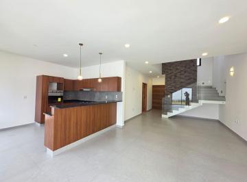 Casa · 217m² · 4 Recámaras · 2 Estacionamientos · Casa en Venta en Lomas del Dorado, Boca del Río