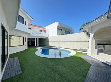 Casa · 776m² · 5 Recámaras · 4 Estacionamientos · Casa en Venta Costa de Oro, Boca del Río