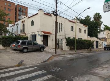 Casa de 5 habitaciones, Guadalajara · Casa en La Col. Americana Precio