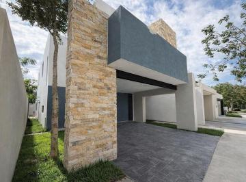 Casa · 250m² · 4 Recámaras · 2 Estacionamientos · Casa en Venta en Aire Puro, San Ignacio Merida.
