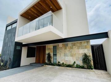 Casa · 399m² · 4 Recámaras · 3 Estacionamientos · Casa en Fraccionamiento Zibatá