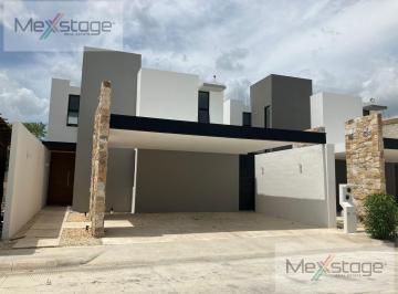 Casa en condominio · 222m² · 3 Recámaras · 3 Estacionamientos · Casa en Venta de 3 Recámaras y Alberca Al Norte de La Ciudad