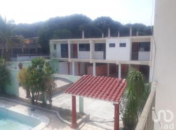 Edificio · 1392m² · 22 Recámaras · 10 Estacionamientos · Venta de Hotel Para Remodelar en Trapiche del Rosario en Actopan Veracruz