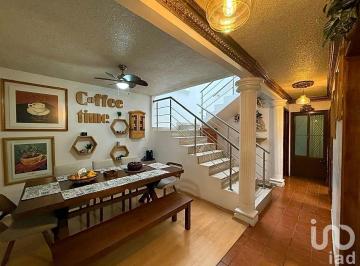 Casa · 215m² · 4 Recámaras · 1 Estacionamiento · Casa en Venta Al Norponiente de Aguascalientes (Los Sauces)