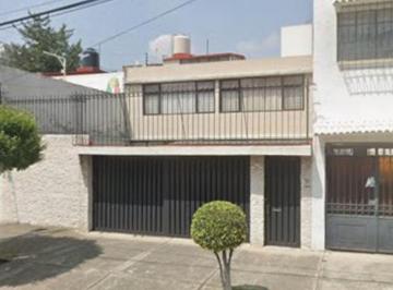 Casa de 4 habitaciones, Benito Juárez · Vendo Casa de 351 m² en Col. Letran del Valle, Cerca de Metro Div. del Norte. “recuperación Bancaria"