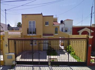 Casa de 3 habitaciones, Saltillo · Venta de Casa en C. Medallones Col. Jardines Coloniales Saltillo Coahuila