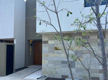 Casa en condominio · 200m² · 3 Recámaras · 2 Estacionamientos · Casa en Condominio en Juriquilla
