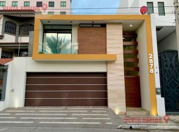 Casa · 312m² · 3 Recámaras · 2 Estacionamientos · Casa en Fraccionamiento Montebello