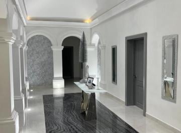 Casa · 2000m² · 5 Recámaras · 6 Estacionamientos · Casa en San Pedro Garza Garcia